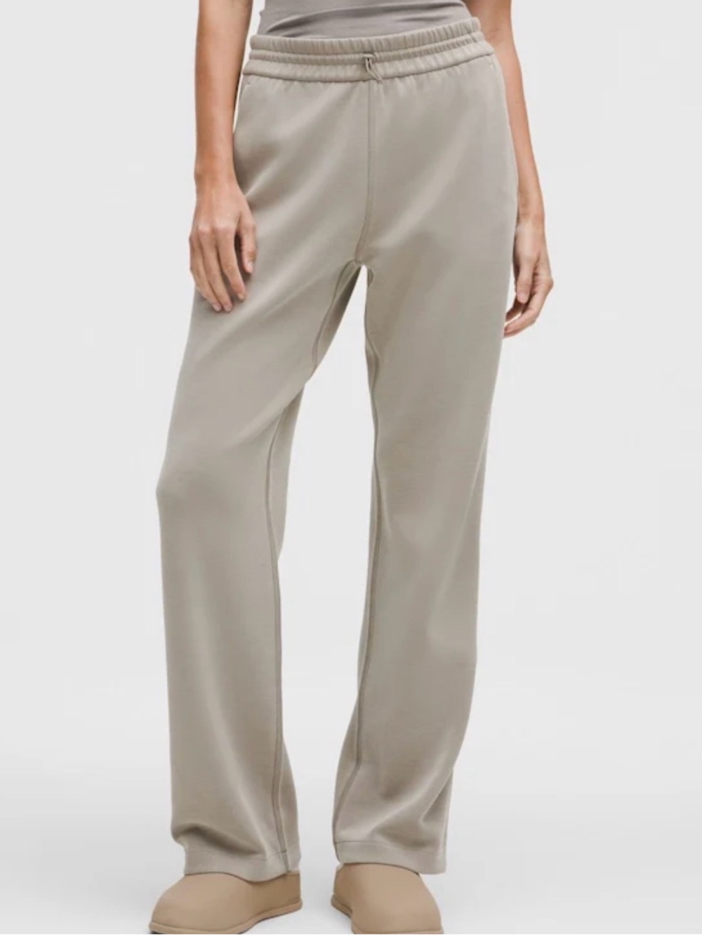 Lululemon Softsreme High-Rise Pant Size 4 Short